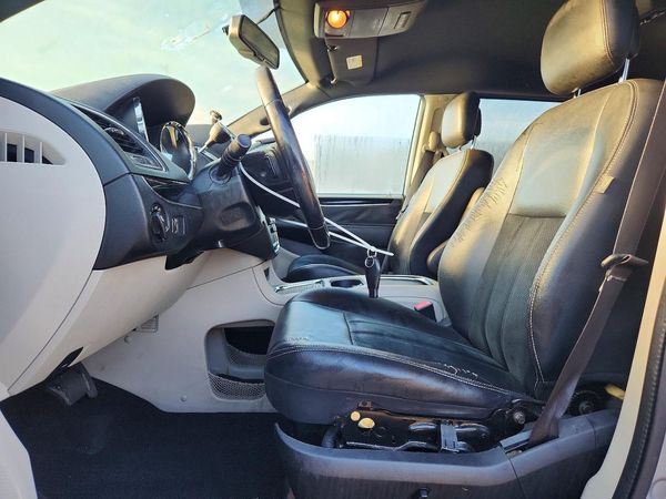 2017 DODGE GRAND CARAVAN SXT — DENT