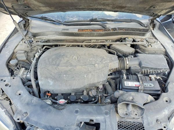 2015 ACURA TLX — Engine bay