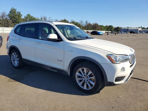 2017 BMW X3 xDrive28i — Passenger 3/4