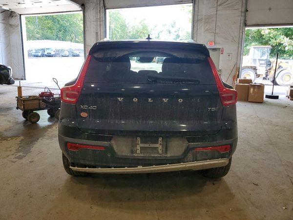 2019 VOLVO XC40 — DIRR