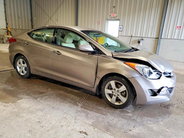 2013 HYUNDAI ELANTRA — Passenger 3/4