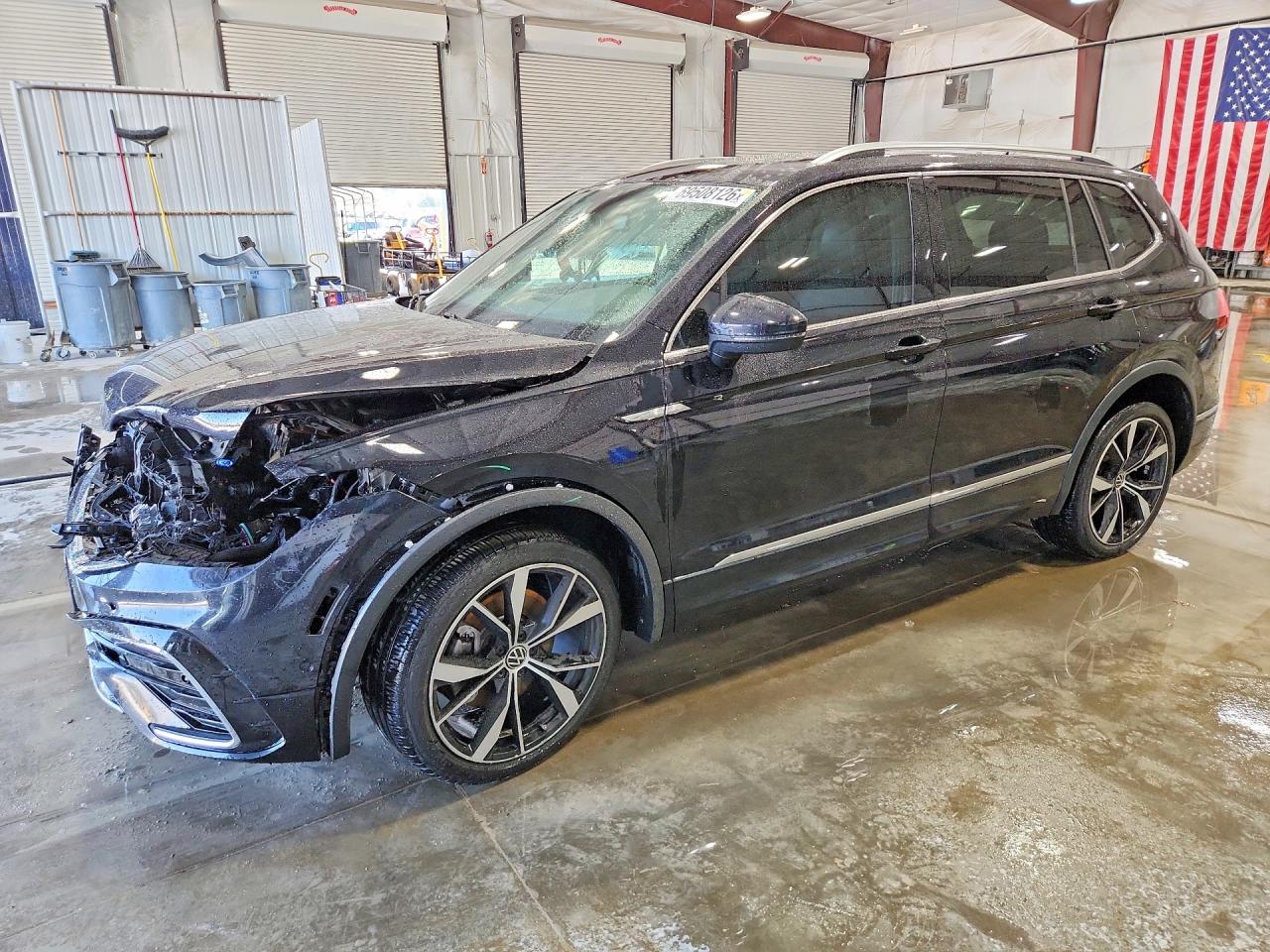 2022 VOLKSWAGEN TIGUAN — Front 3/4