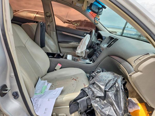 2013 INFINITI G37 — DENT