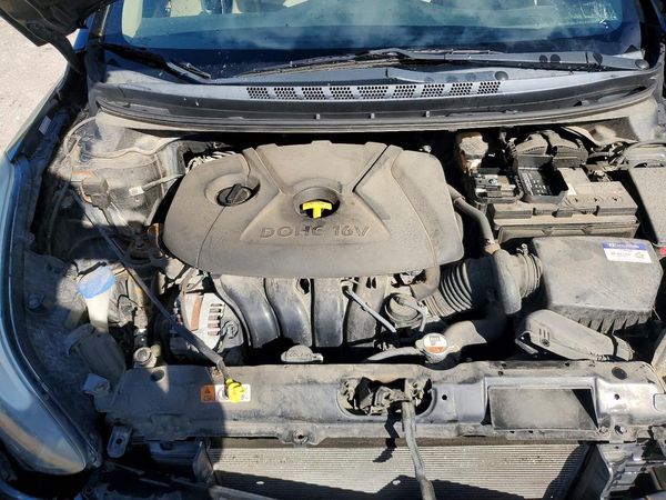2016 HYUNDAI ELANTRA — Engine bay