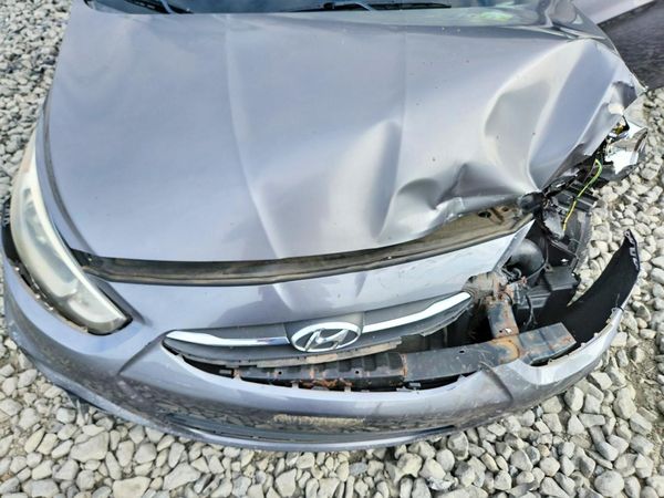 2015 HYUNDAI ACCENT — Engine bay