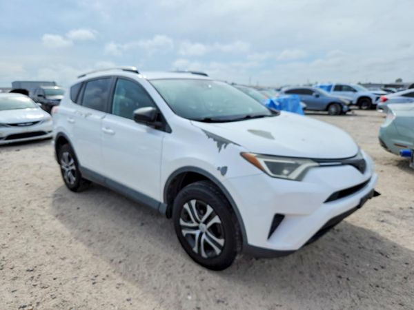 2017 TOYOTA RAV4 — Passenger 3/4