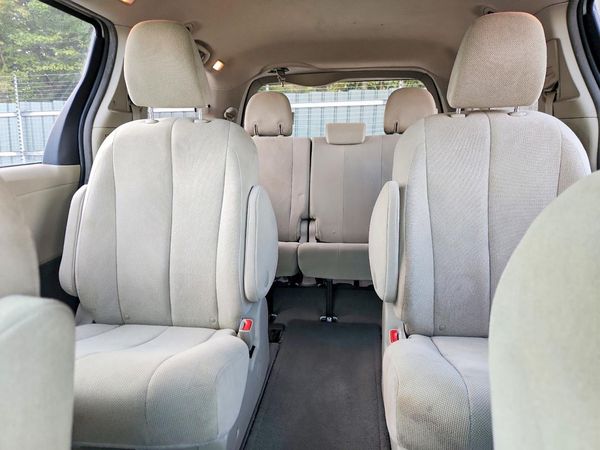 2012 TOYOTA SIENNA — SUVN