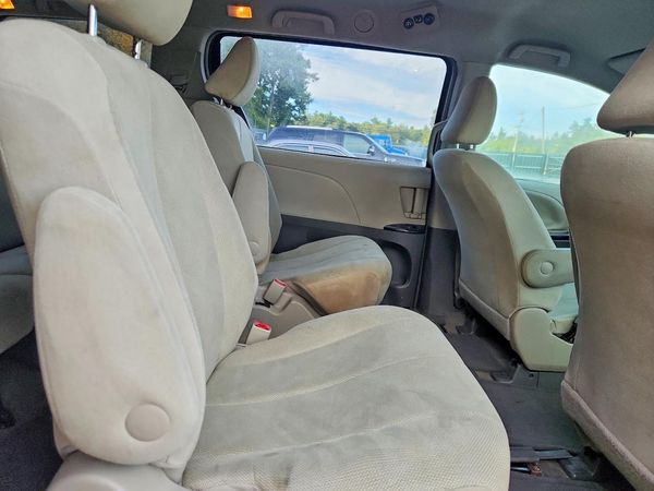 2012 TOYOTA SIENNA — PSRS