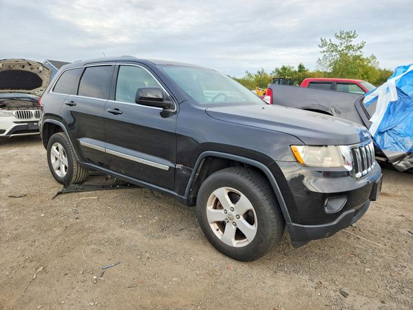 2012 JEEP CHEROKEE Laredo — Passenger 3/4