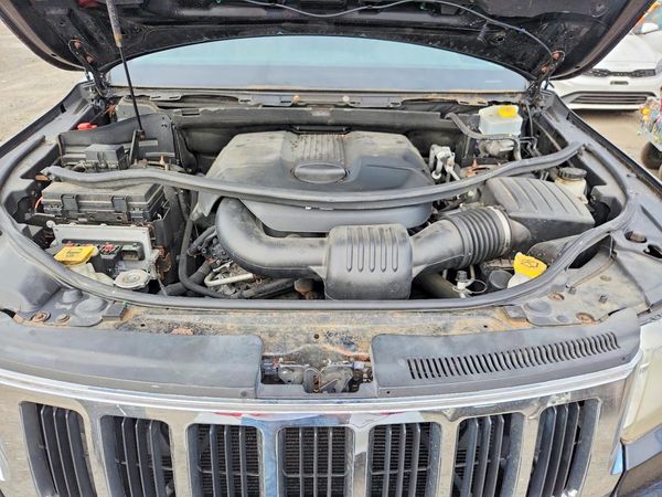 2012 JEEP CHEROKEE Laredo — Engine bay