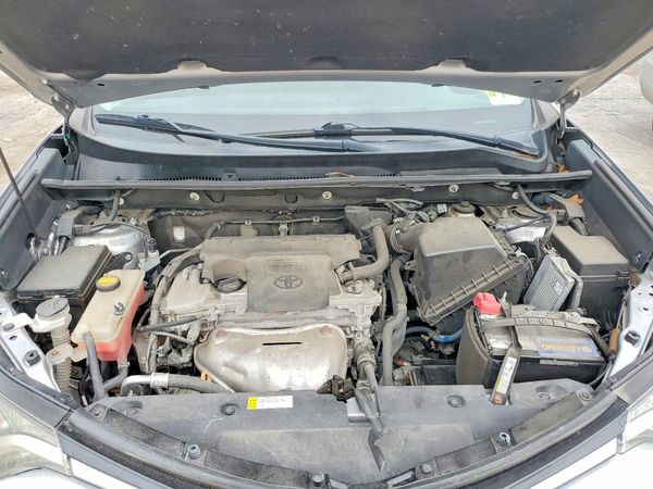 2017 TOYOTA RAV4 — Engine bay