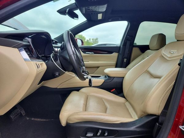 2017 CADILLAC XT5 — DENT