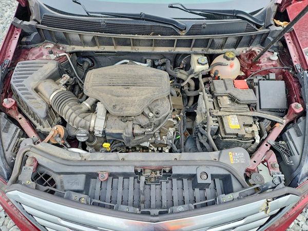 2017 CADILLAC XT5 — Engine bay