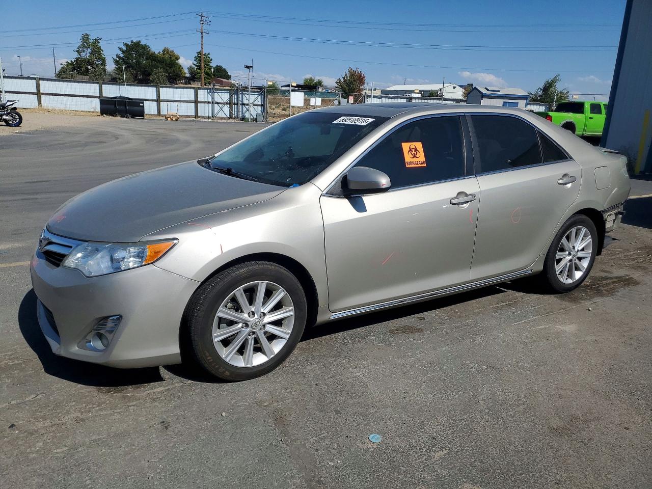 2013 TOYOTA CAMRY — Front 3/4
