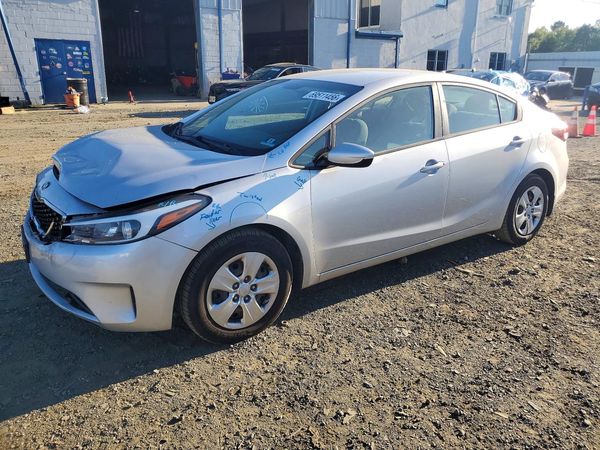 2018 KIA FORTE — Front 3/4