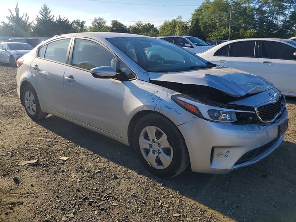 2018 KIA FORTE — Passenger 3/4