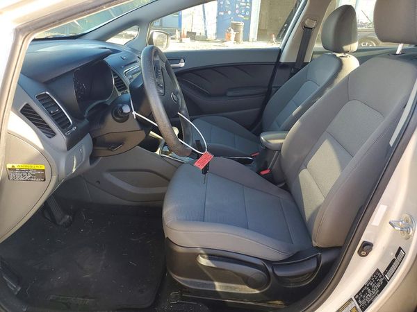 2018 KIA FORTE — DENT