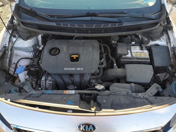 2018 KIA FORTE — Engine bay