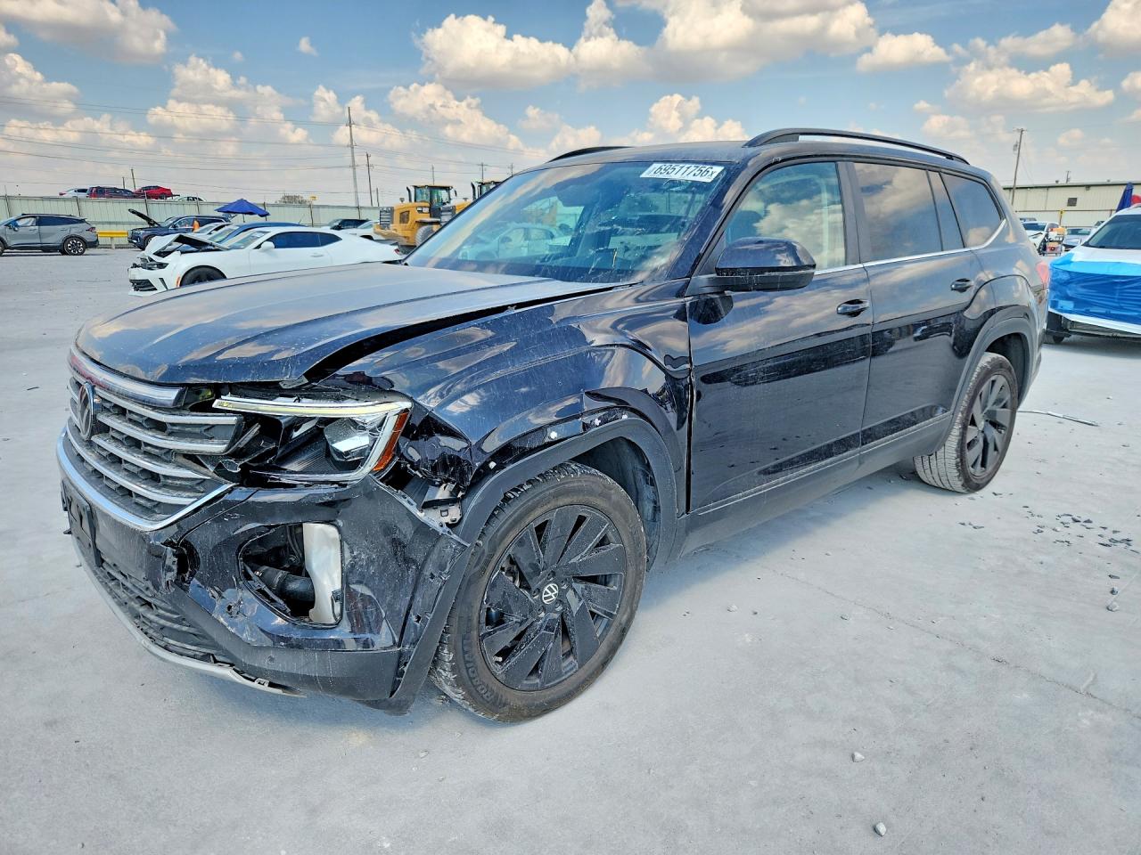 2025 VOLKSWAGEN ATLAS — Front 3/4