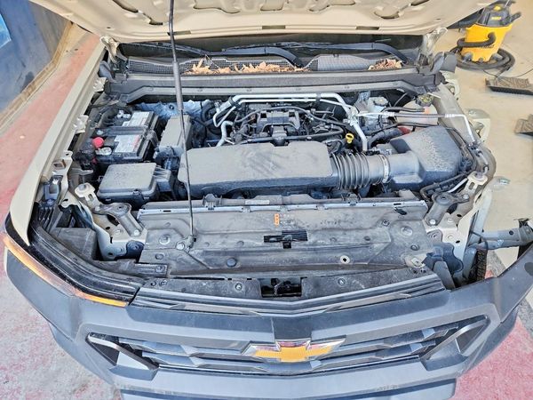 2023 CHEVROLET COLORADO Work Truck — Engine bay