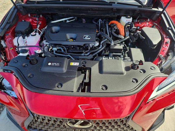 2026 LEXUS NX 350H 350h Luxury — Engine bay