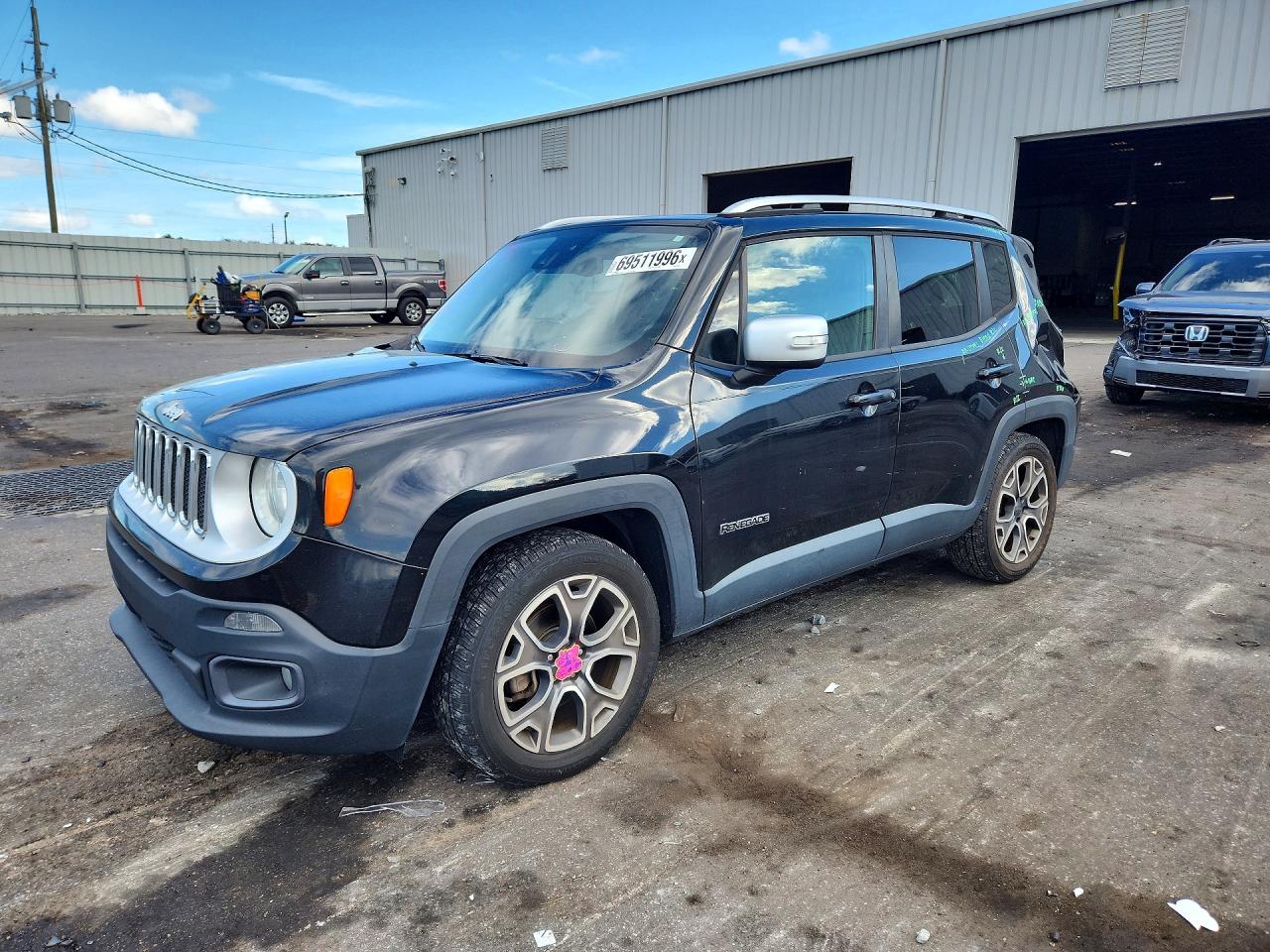 2016 JEEP RENEGADE Limited — Front 3/4