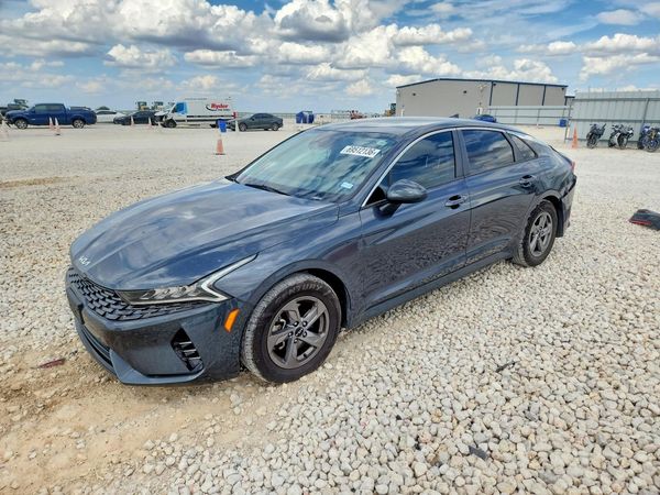 2022 KIA K5 — Front 3/4