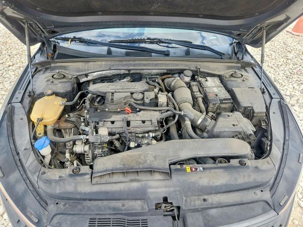 2022 KIA K5 — Engine bay