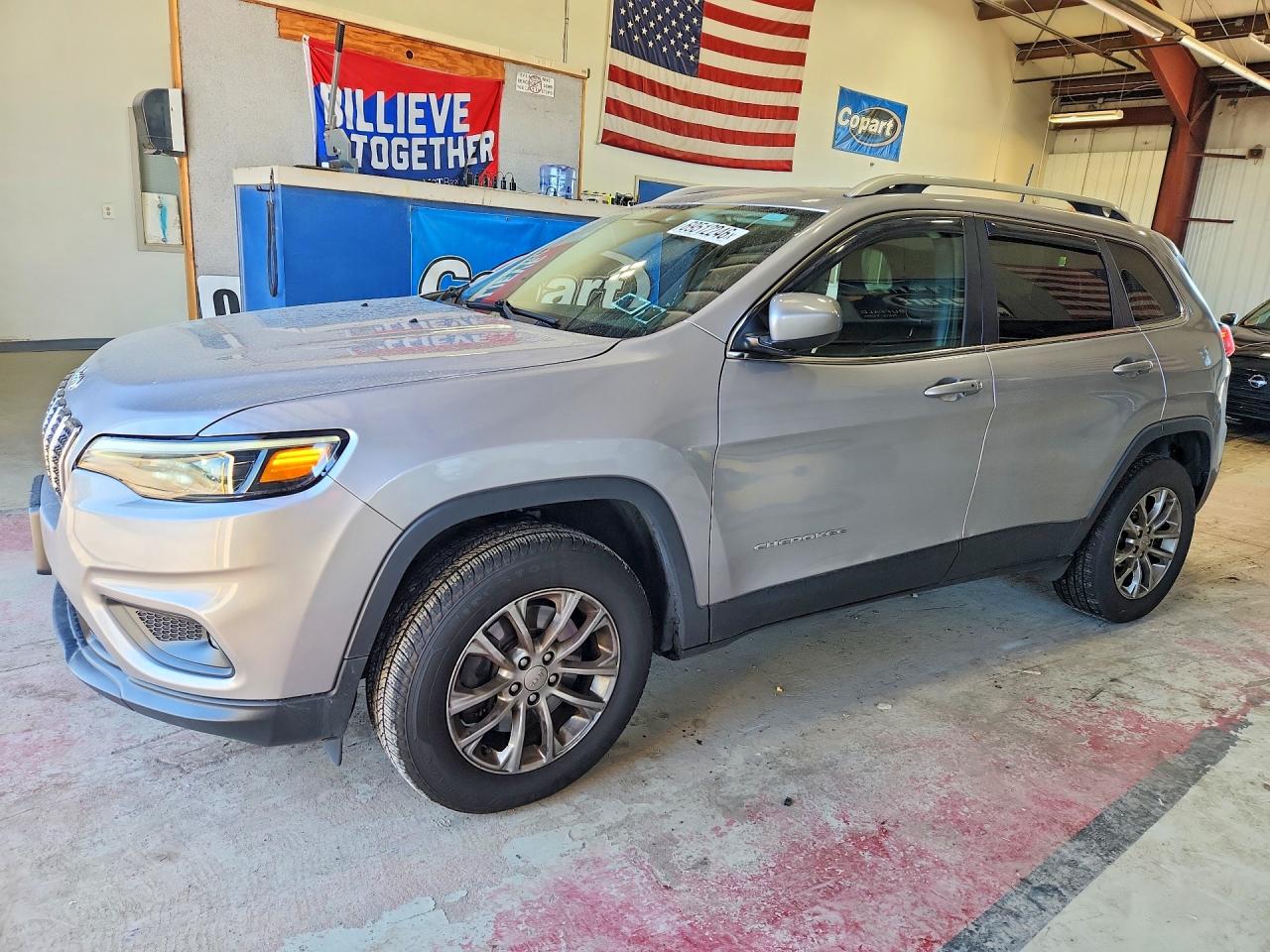 2019 JEEP CHEROKEE — Front 3/4