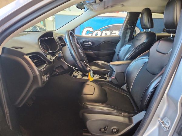 2019 JEEP CHEROKEE — DENT