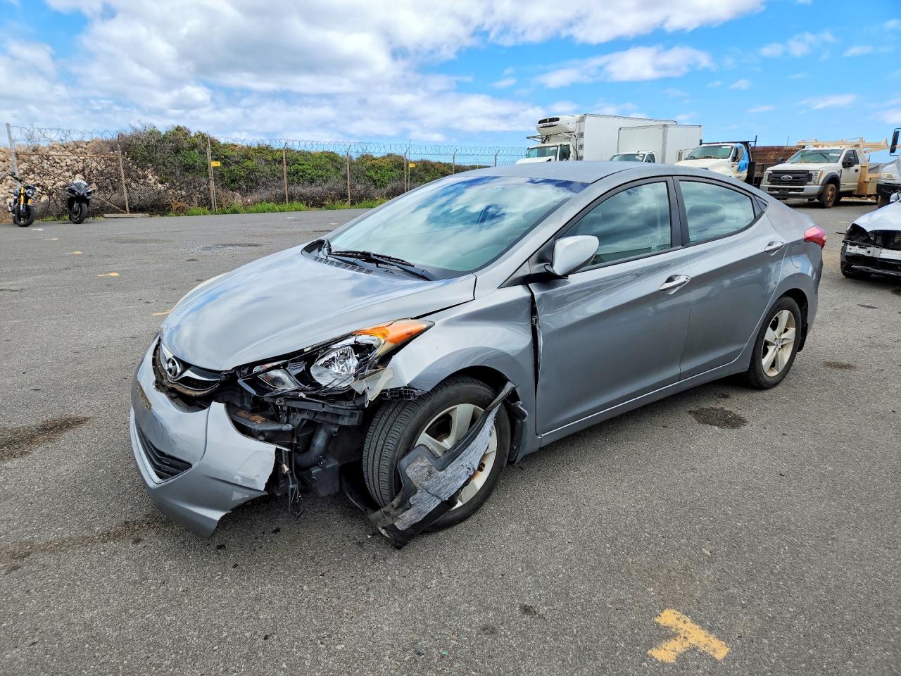 2013 HYUNDAI ELANTRA — Front 3/4