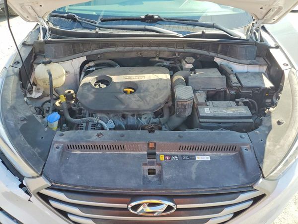 2018 HYUNDAI TUCSON — Engine bay