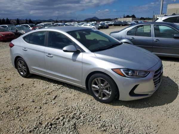 2018 HYUNDAI ELANTRA — Passenger 3/4