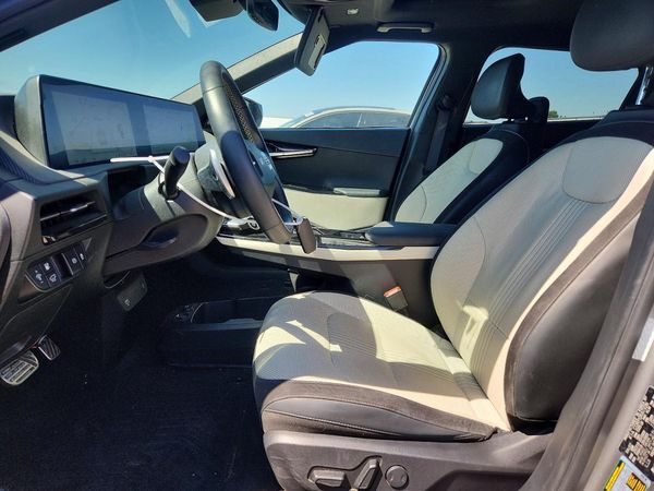 2022 KIA EV6 — DENT