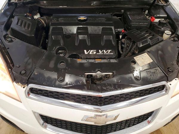 2014 CHEVROLET EQUINOX 1LT — Engine bay