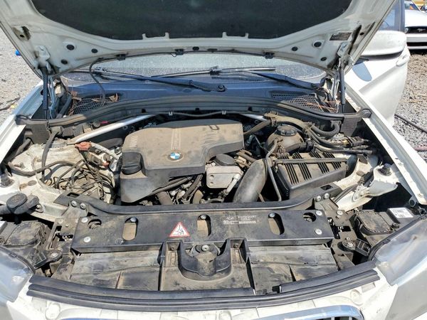 2014 BMW X3 xDrive28i — Engine bay
