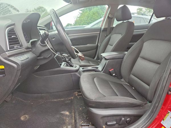 2017 HYUNDAI ELANTRA — DENT