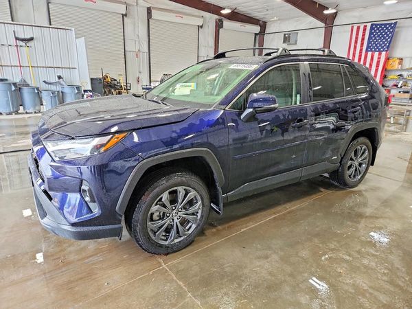 2023 TOYOTA RAV4 — Front 3/4