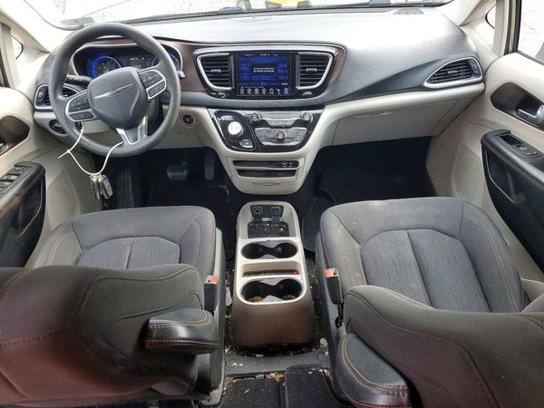 2017 CHRYSLER PACIFICA — CKPT