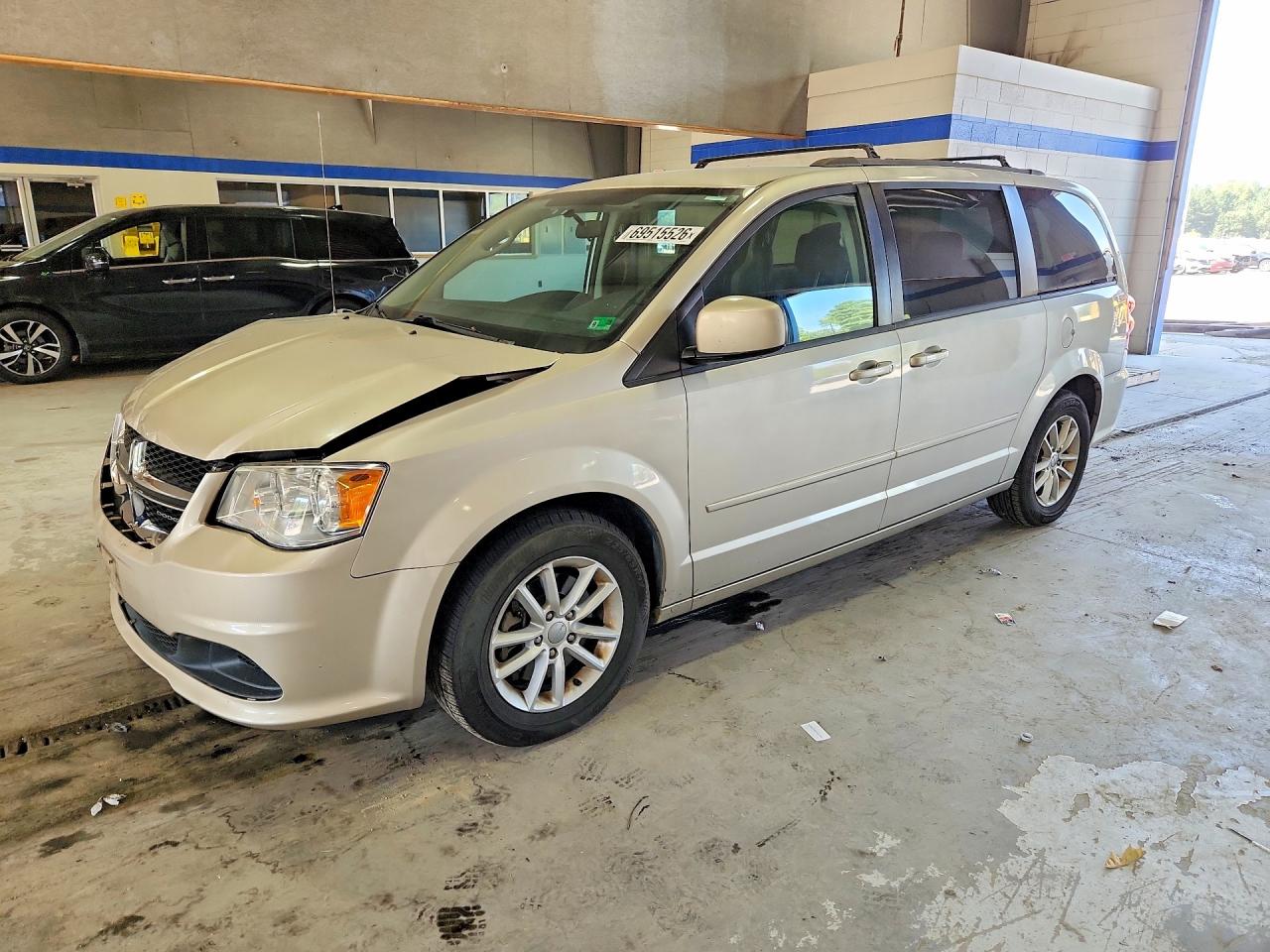 2015 DODGE GRAND CARAVAN — Front 3/4