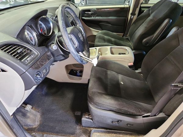 2015 DODGE GRAND CARAVAN — DENT