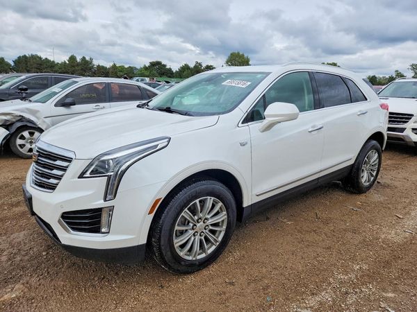 2018 CADILLAC XT5 Luxury — Front 3/4