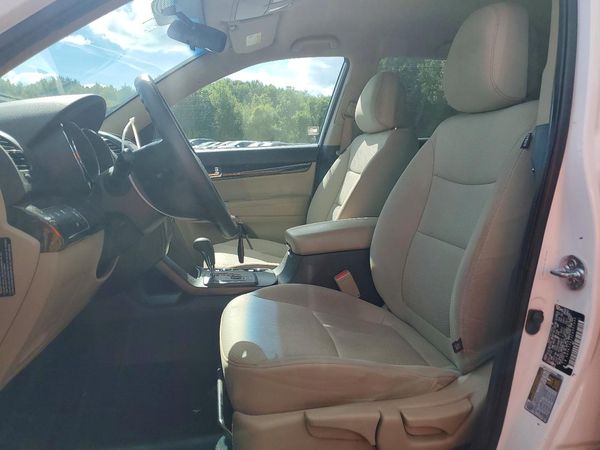 2012 KIA SORENTO GL(Middle-low grade) — DENT