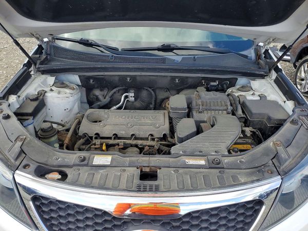2012 KIA SORENTO GL(Middle-low grade) — Engine bay