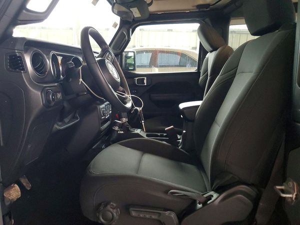 2023 JEEP WRANGLER — DENT