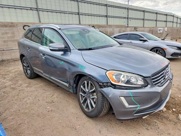 2016 VOLVO XC60 SV33 Premier — Passenger 3/4