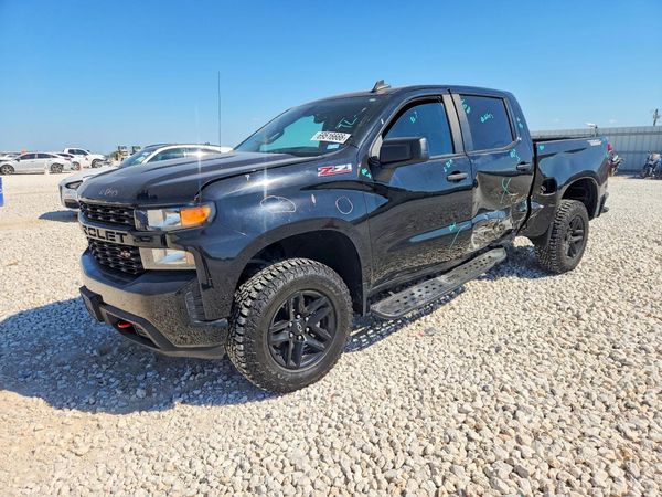 2022 CHEVROLET SILVERADO Trail Boss Custom — Front 3/4