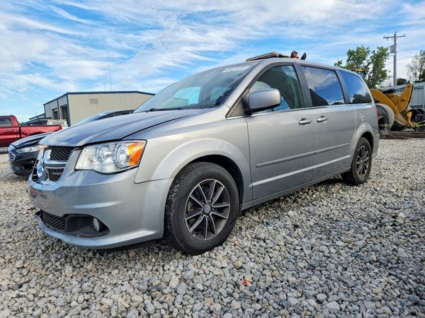 2017 DODGE GRAND CARAVAN — DSFA — Front 3/4