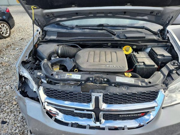 2017 DODGE GRAND CARAVAN SXT — Engine bay