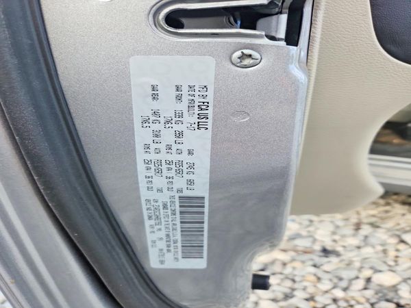 2017 DODGE GRAND CARAVAN SXT — VINS